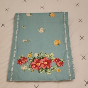 Te Pioneer Woman Table Runner Red Floral 70 Inches Long Home Decor Dining